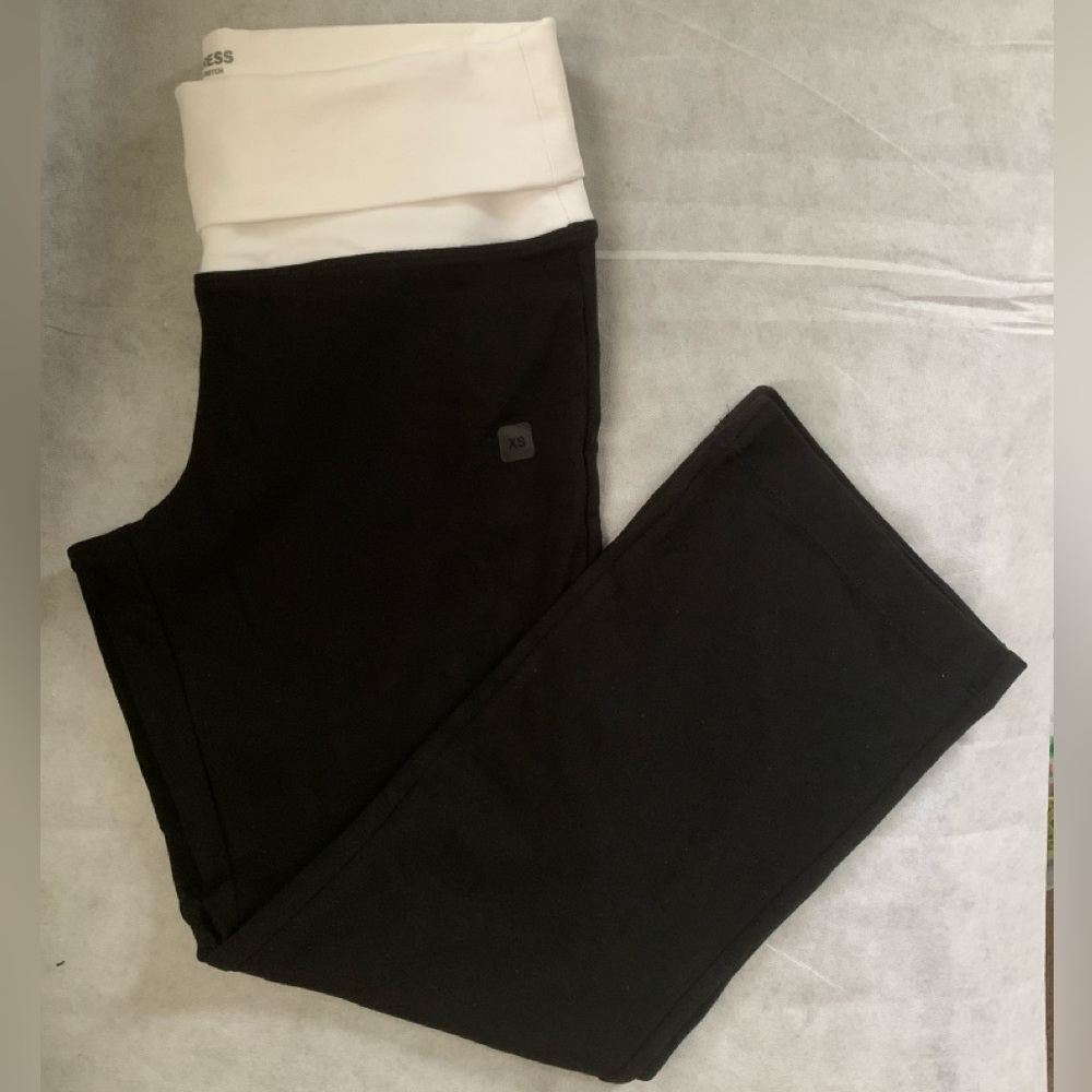 NWT Express Fold-over Waist Yoga Copped Pants - Sexy Stretch